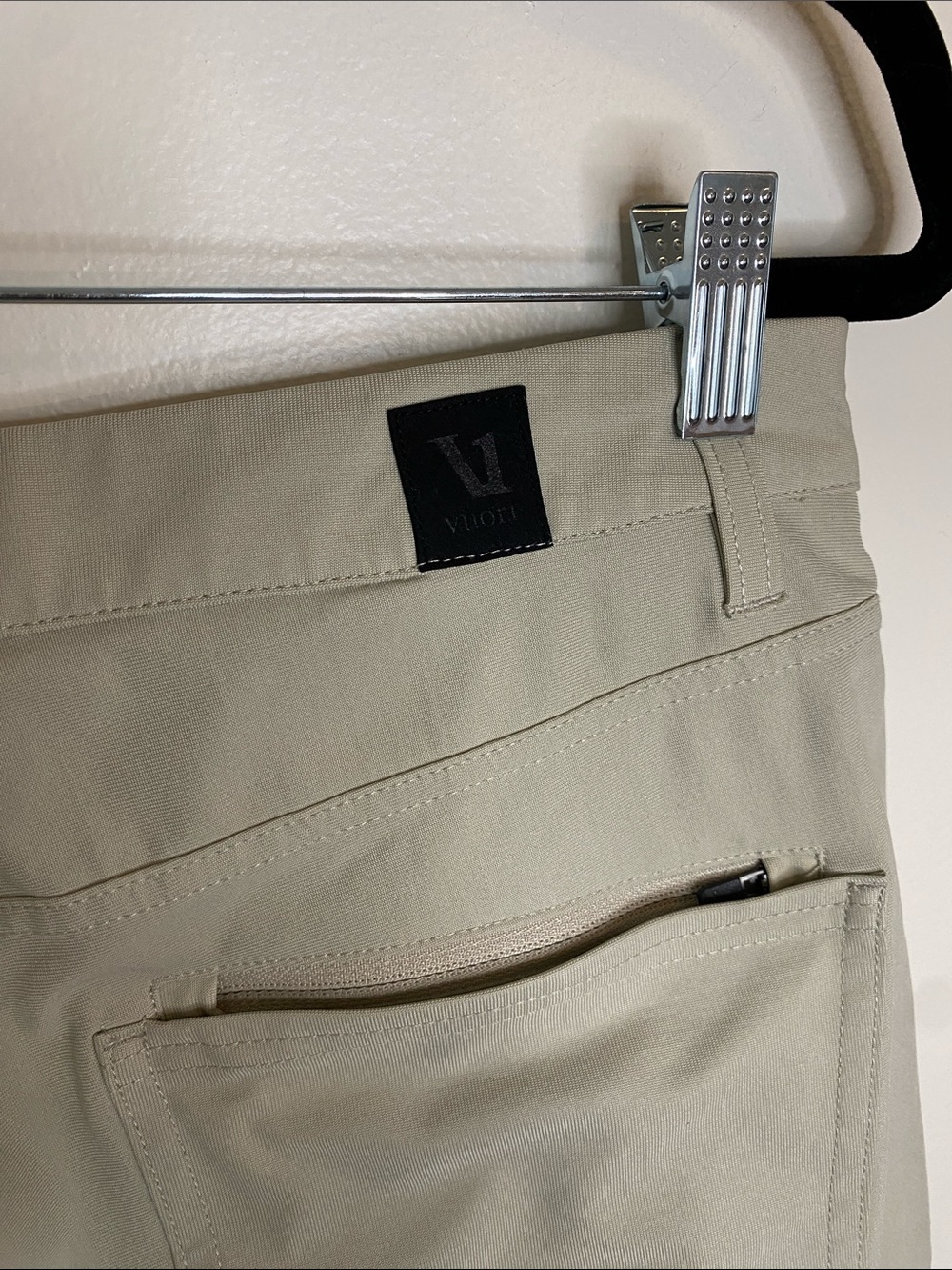 Vuori Men's Beige Performance Khaki Chino Pants Golf Straight Leg 32" x 30" - Picture 4 of 7